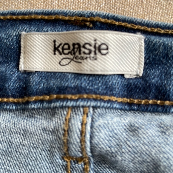 KENSIE Women moon washed stretch jeans with belt size 10/30 - Picture 7 of 9
